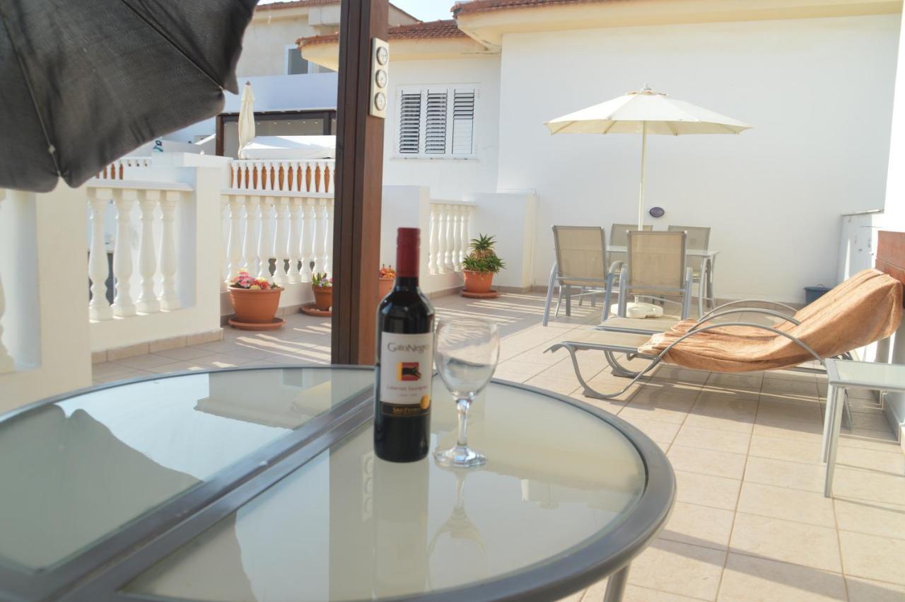 Kapparis Penthouse Lägenhet Paralimni Exteriör bild