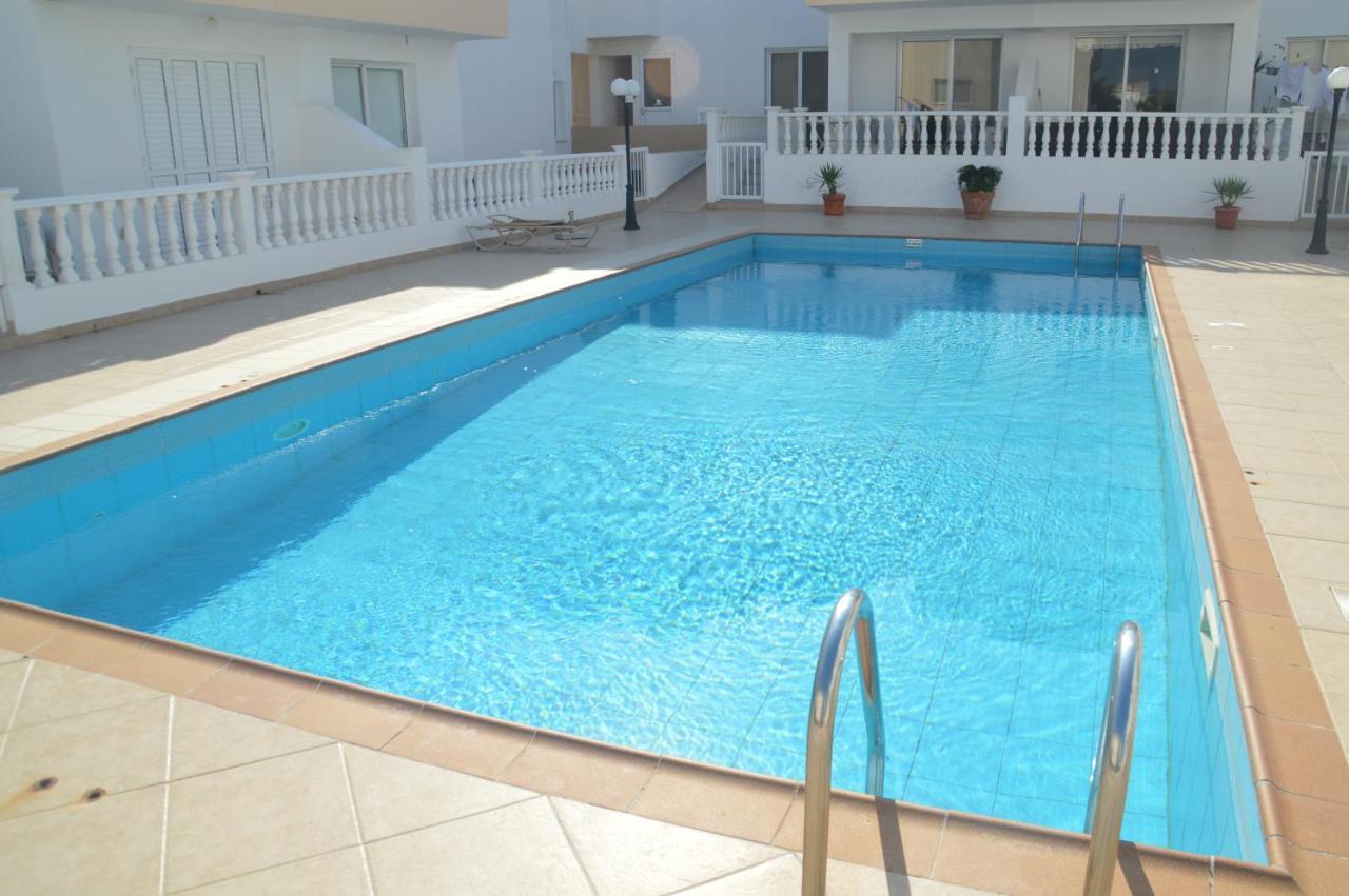 Kapparis Penthouse Lägenhet Paralimni Exteriör bild